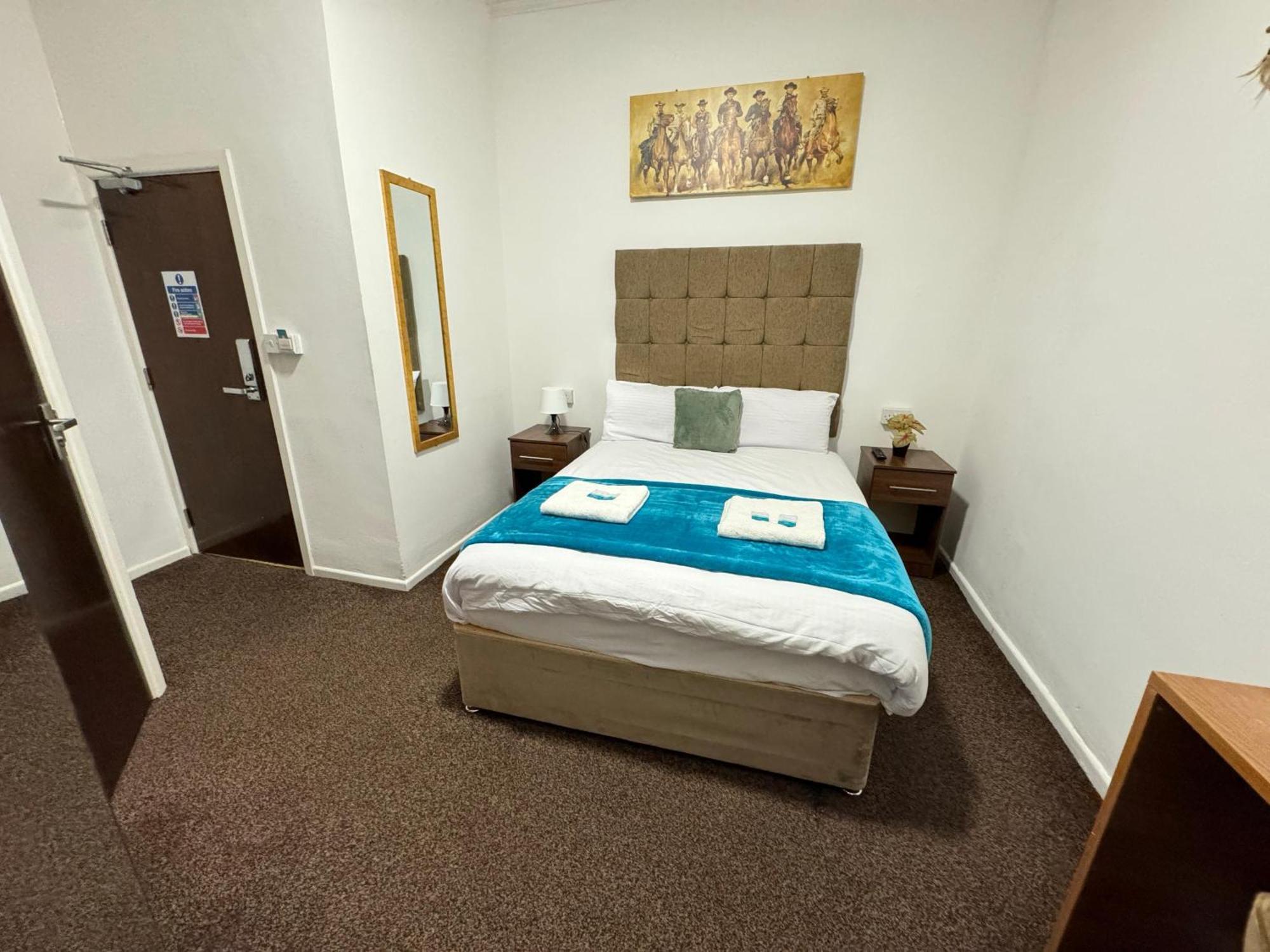 Parkview Hotel *