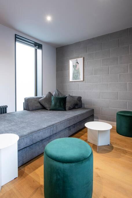 Free Parking - Roof Terrace - Luxury Townhouse Holiday home