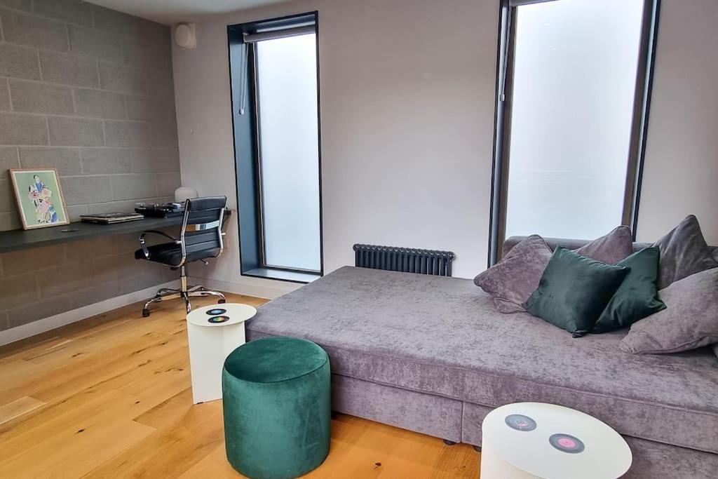 Free Parking - Roof Terrace - Luxury Townhouse Holiday home *
