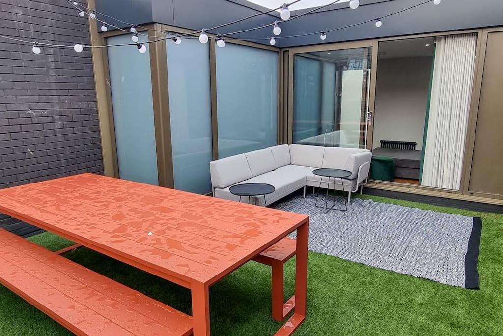 Free Parking - Roof Terrace - Luxury Townhouse Holiday home Manchester