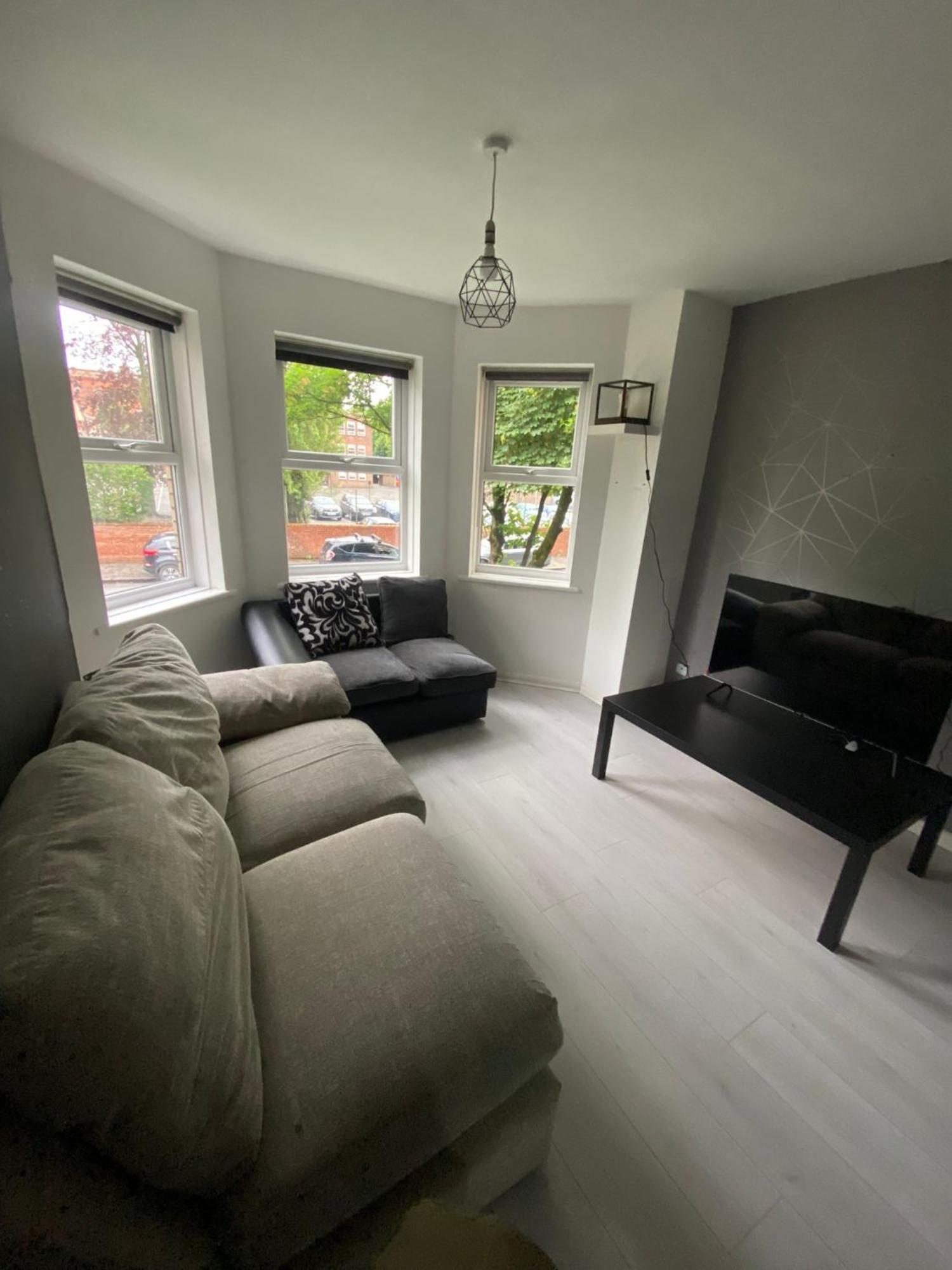 Apartment Charming1bed In Serene Historic Area Close To Town Manchester