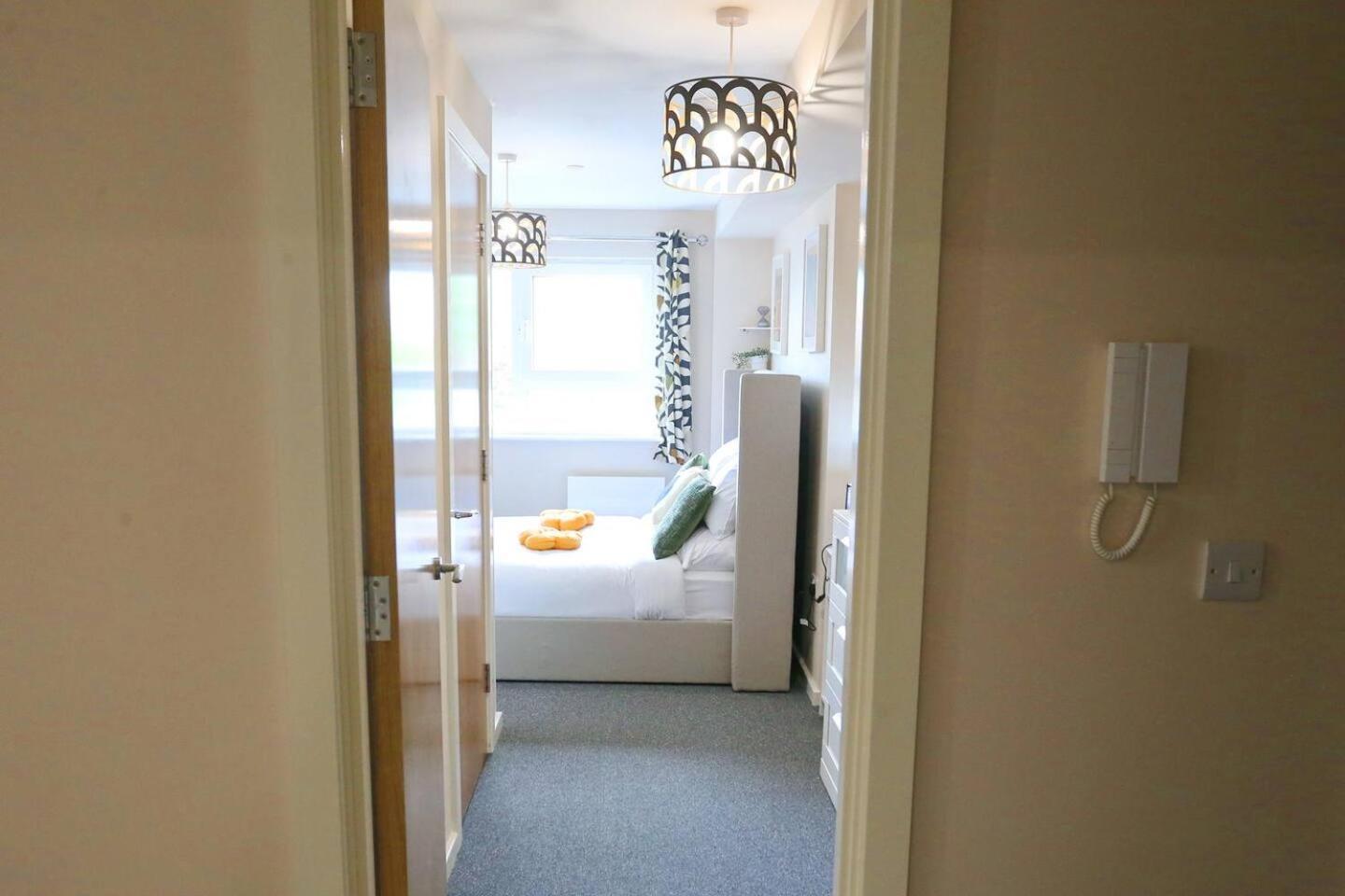 Apartment Pass The Keys Free Parking New Build Mins From Manc Old Traff *