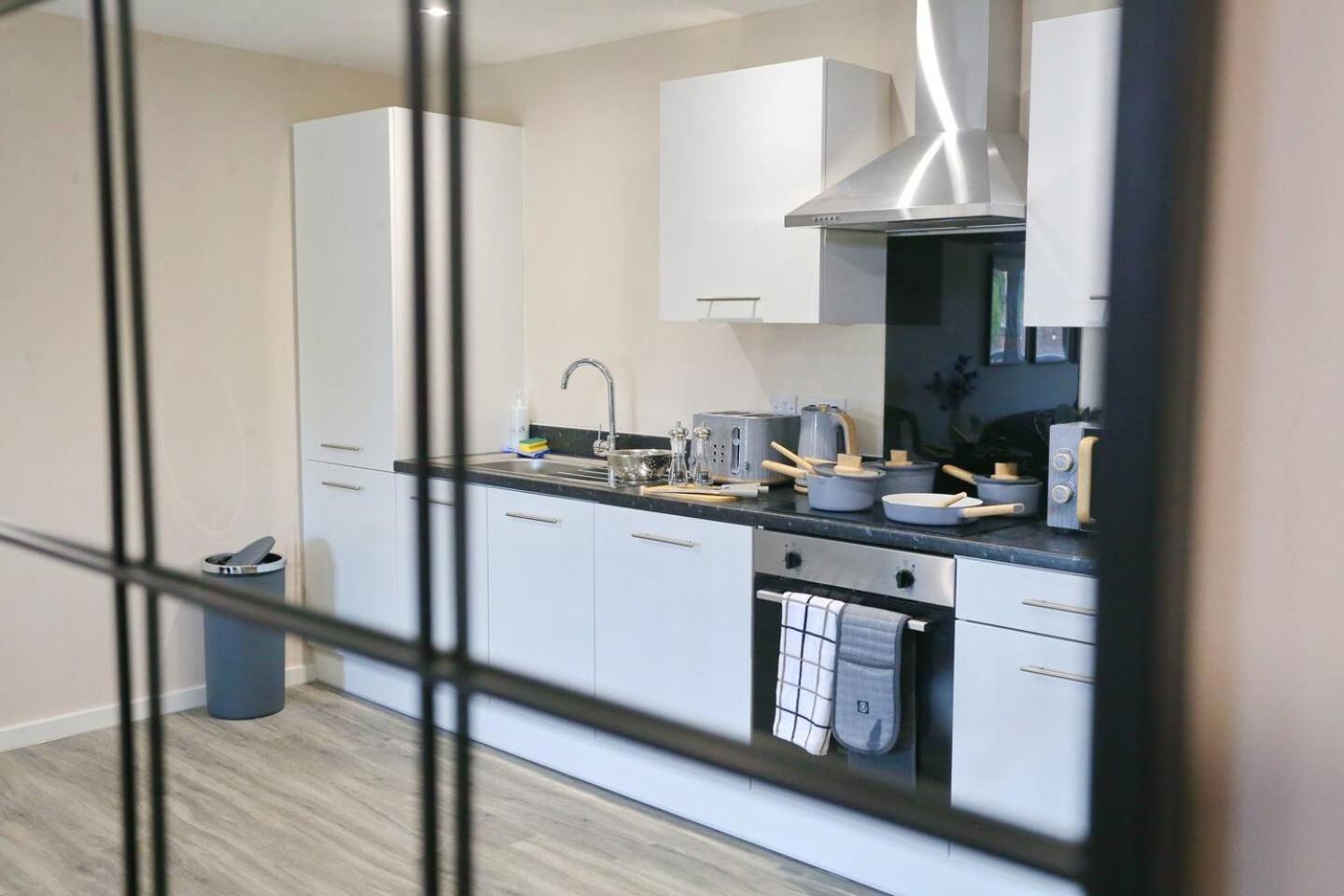Pass The Keys Free Parking New Build Mins From Manc Old Traff Manchester