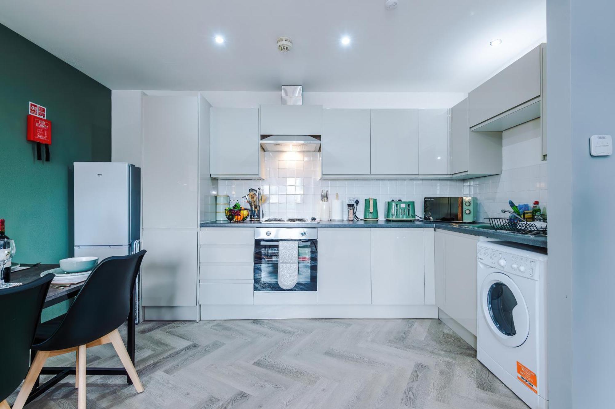 Apartment New! Stunning 2-bed In By 53 Degrees Property, Amazing Location - Sleeps 6! Manchester