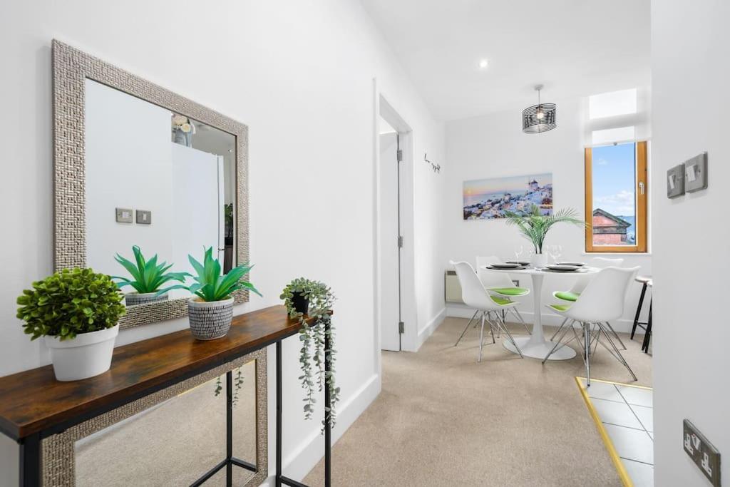 Piccadilly Luxury Three Bedroom