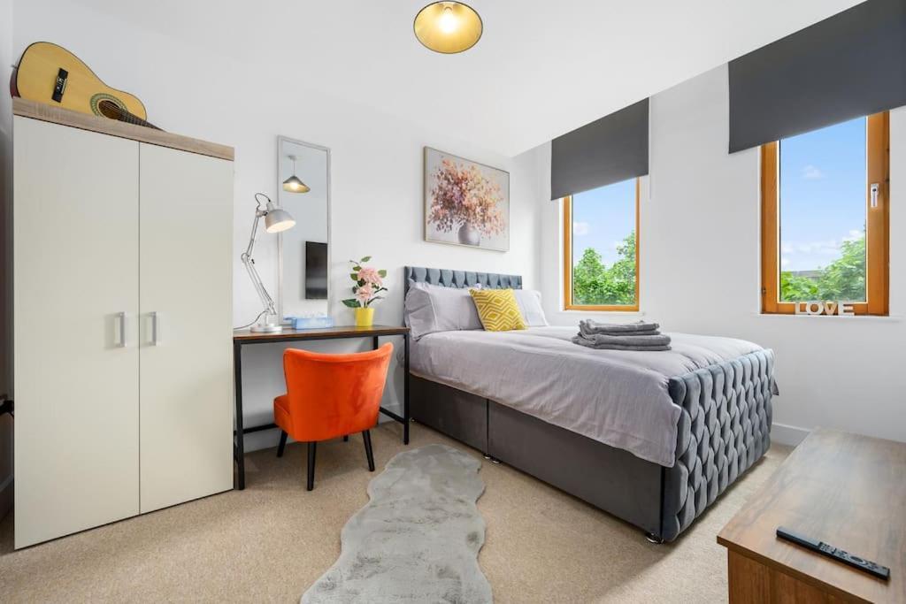 Piccadilly Luxury Three Bedroom Manchester