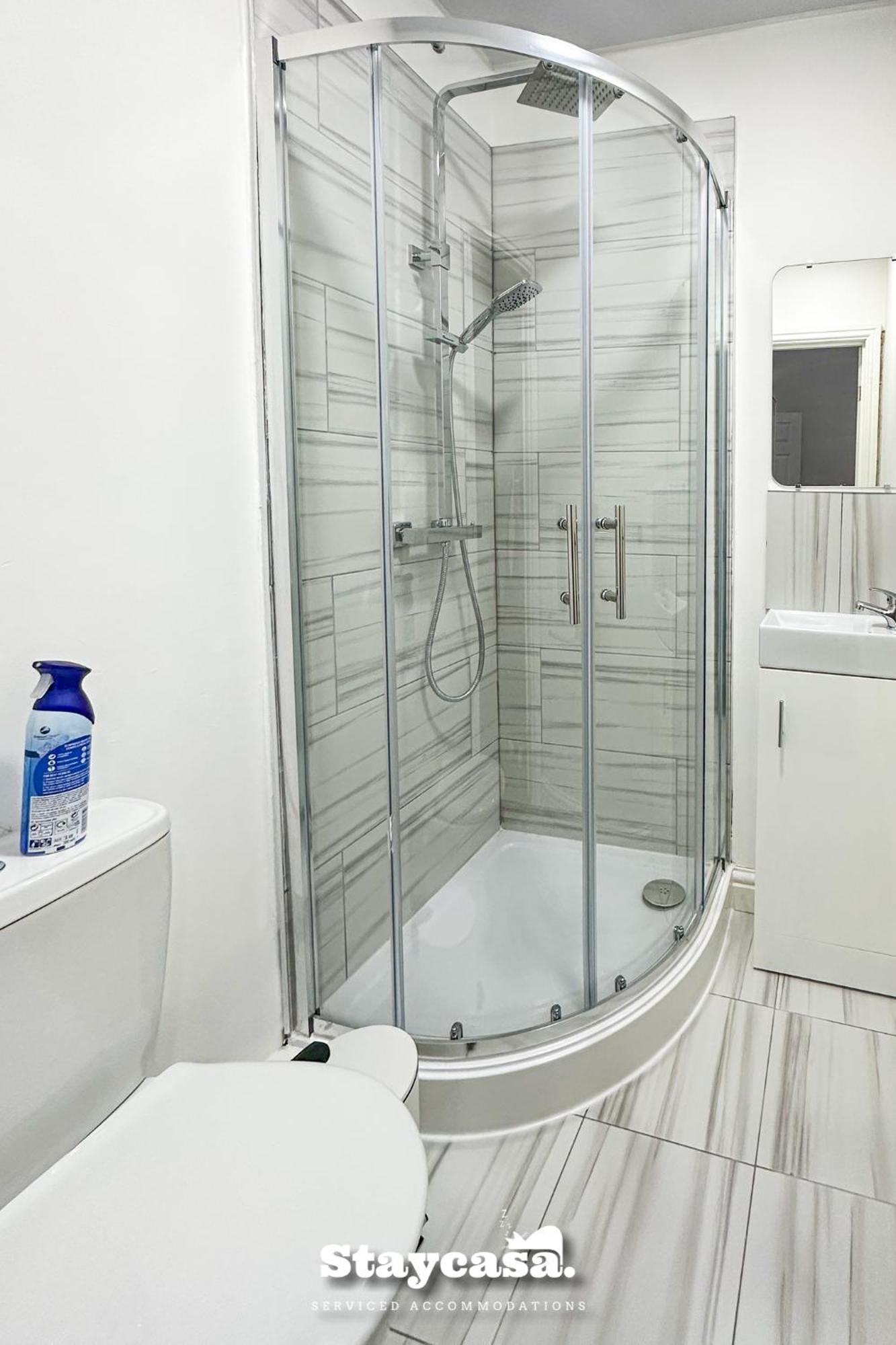 Ashfield Co-living - Private Self-cater * Manchester