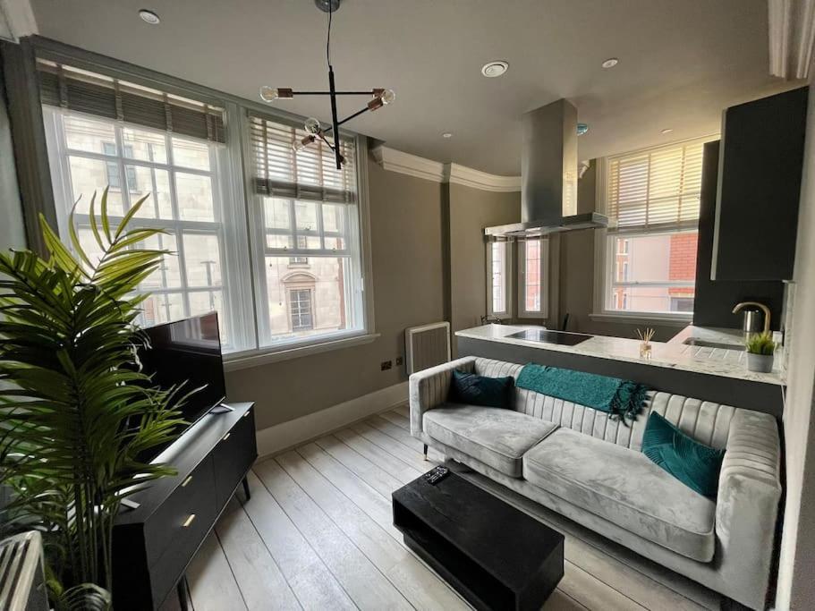 Apartment Stunning 2-bedroom In Centre
