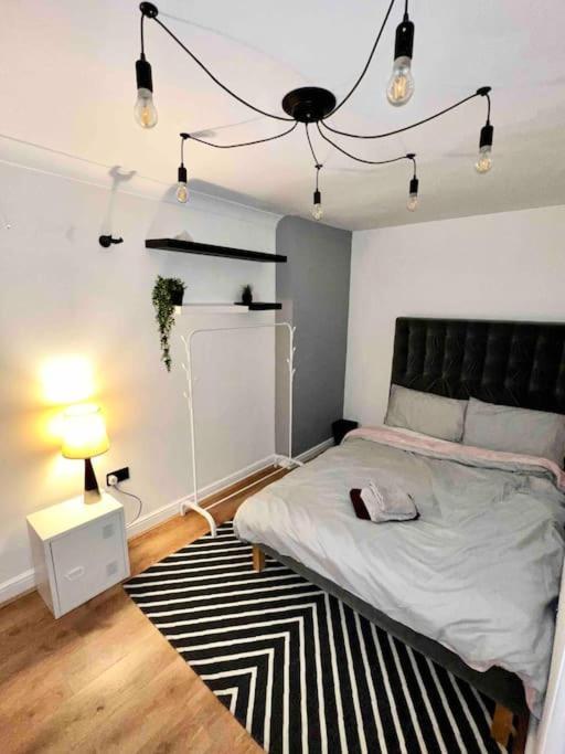 View Large 5br Town House Parking Holiday home