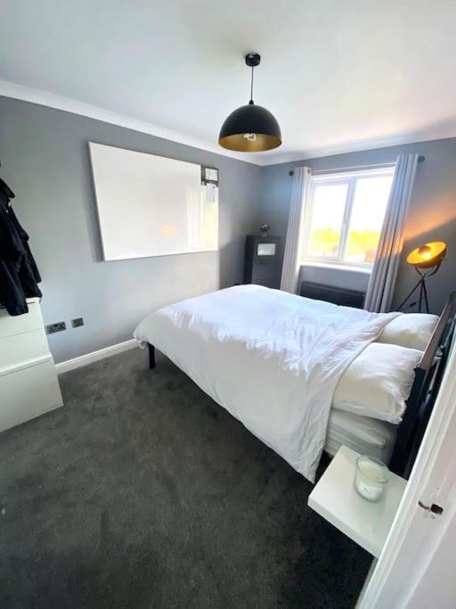 View Large 5br Town House Parking * Manchester