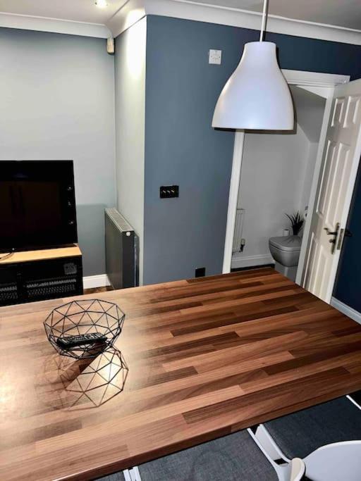 View Large 5br Town House Parking * Manchester