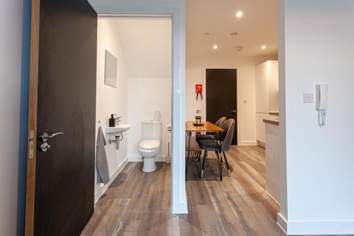 Apartment Superb 2 Bed Flat 5min To Old Trafford Stadium Manchester