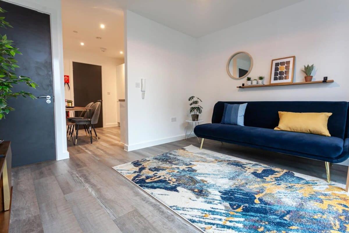 Superb 2 Bed Flat 5min To Old Trafford Stadium * Manchester