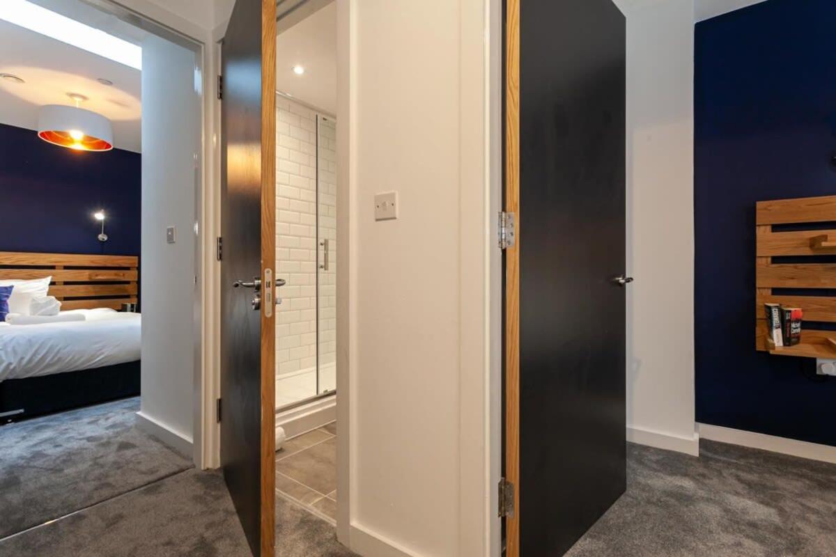Superb 2 Bed Flat 5min To Old Trafford Stadium Manchester