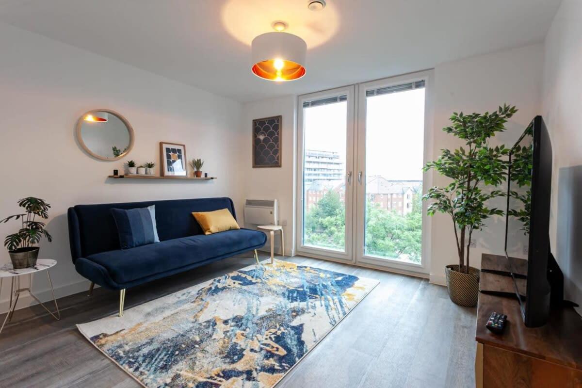 Superb 2 Bed Flat 5min To Old Trafford Stadium * Manchester