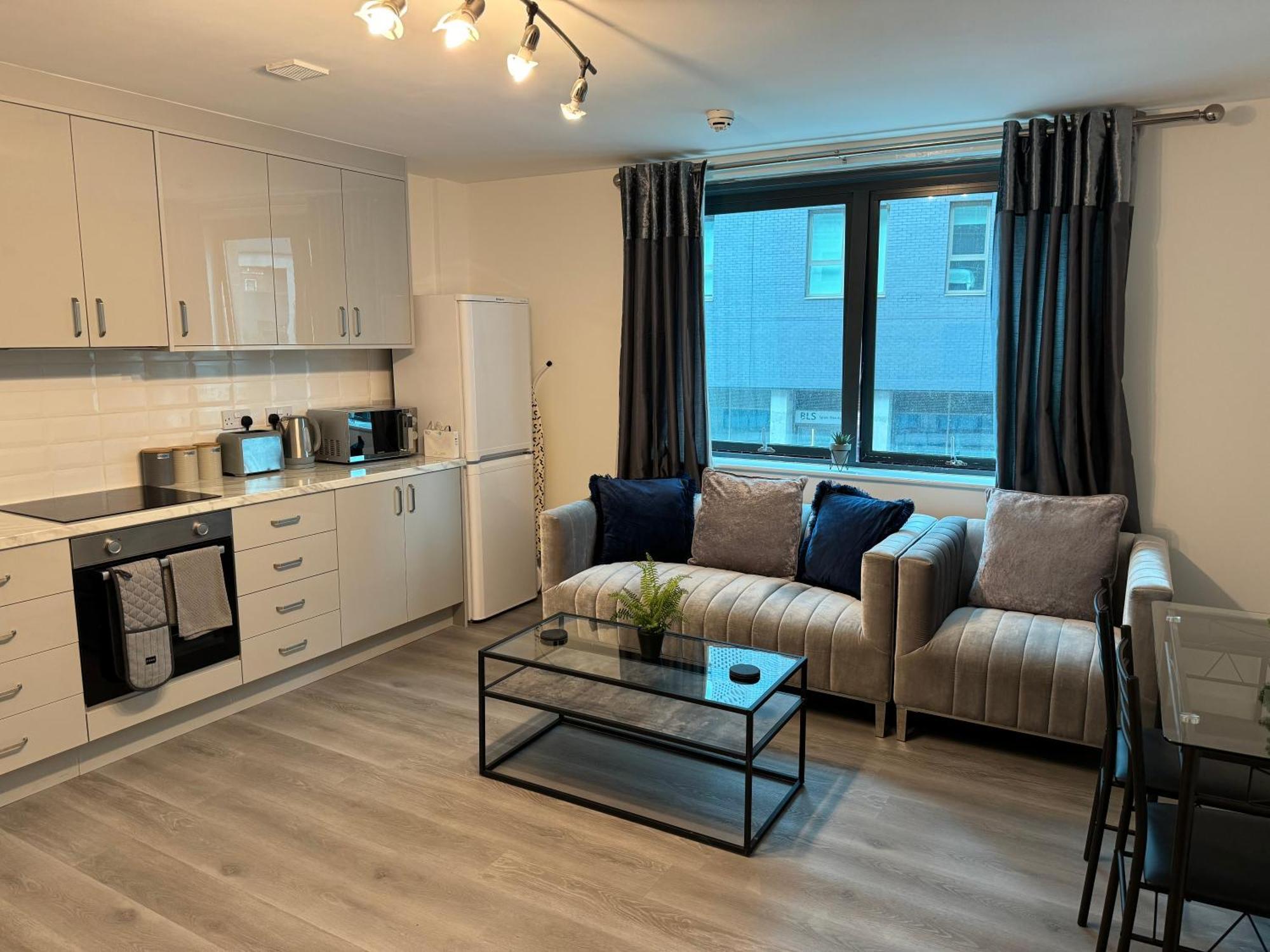 Apartment Modern Smart 2 Bedroom *