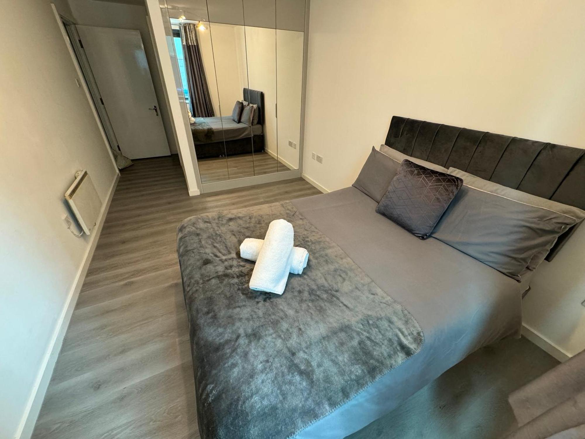 Modern Smart 2 Bedroom Apartment Manchester