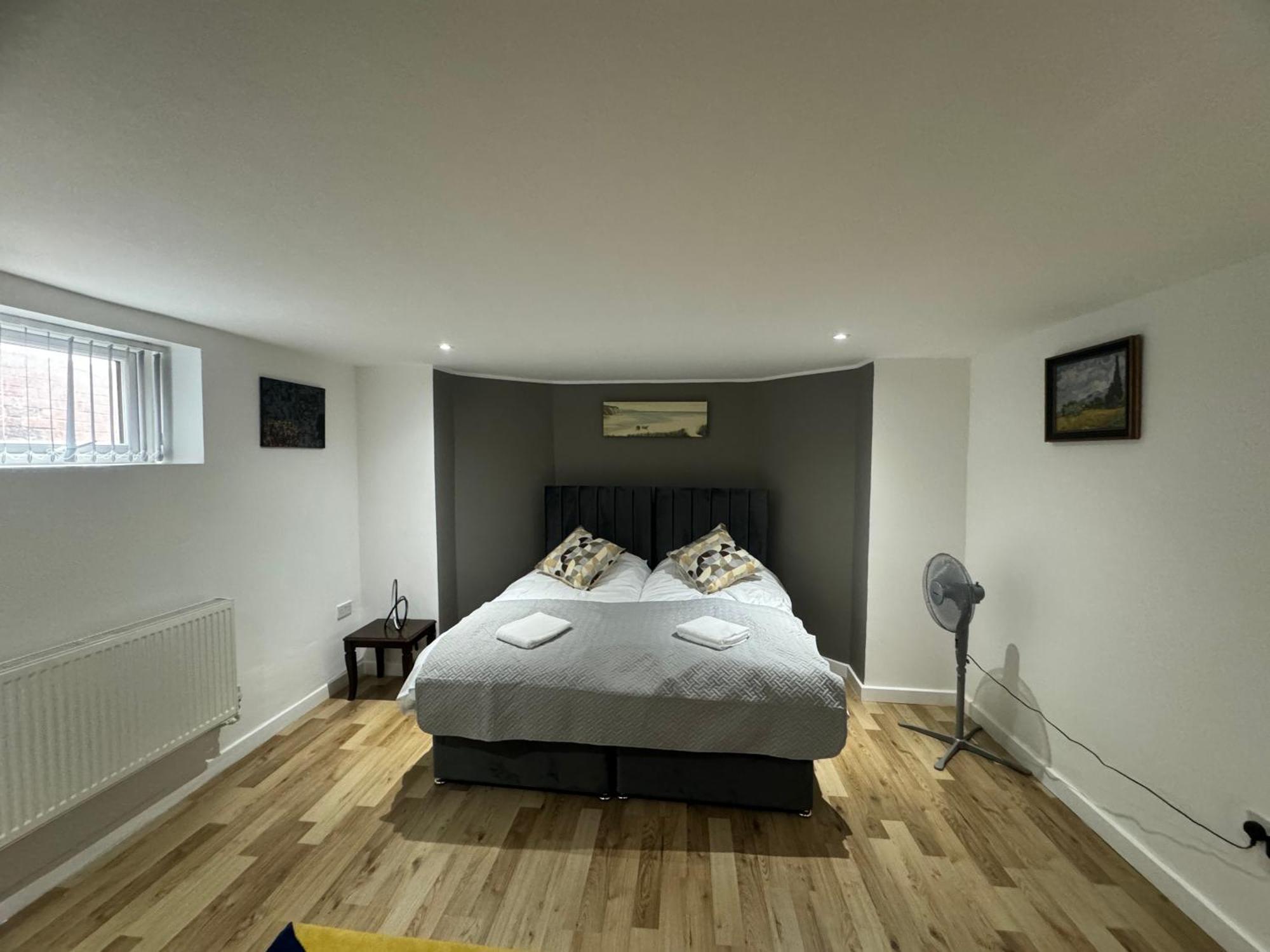 Apartment Mk Apartments, Chorlton, Manchester, Car Park