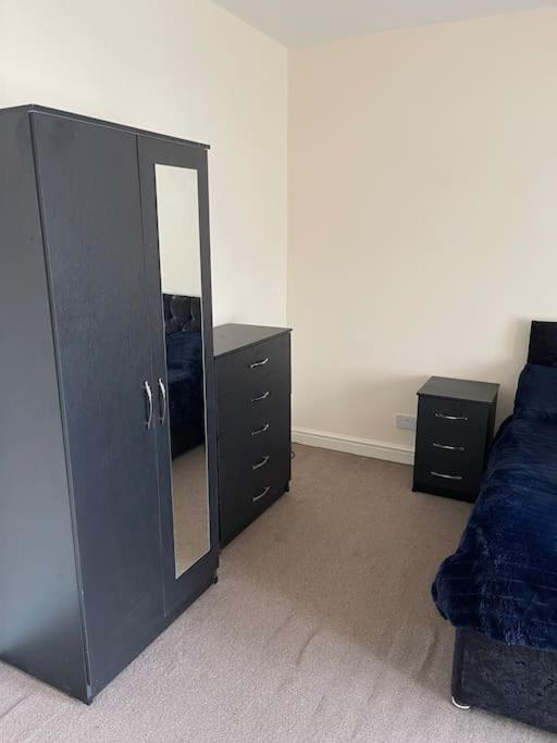 Stylish Large 3 Bedroom In * Manchester