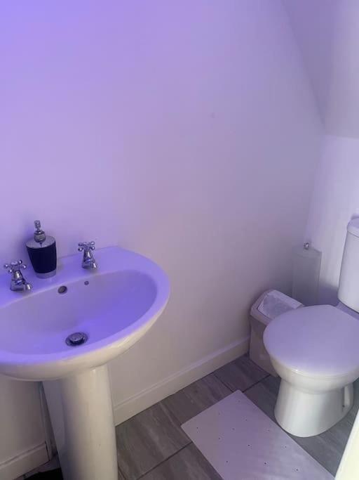 Stylish Large 3 Bedroom In Apartment Manchester