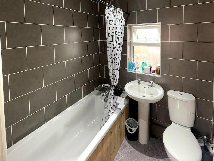Apartment Stylish Large 3 Bedroom In
