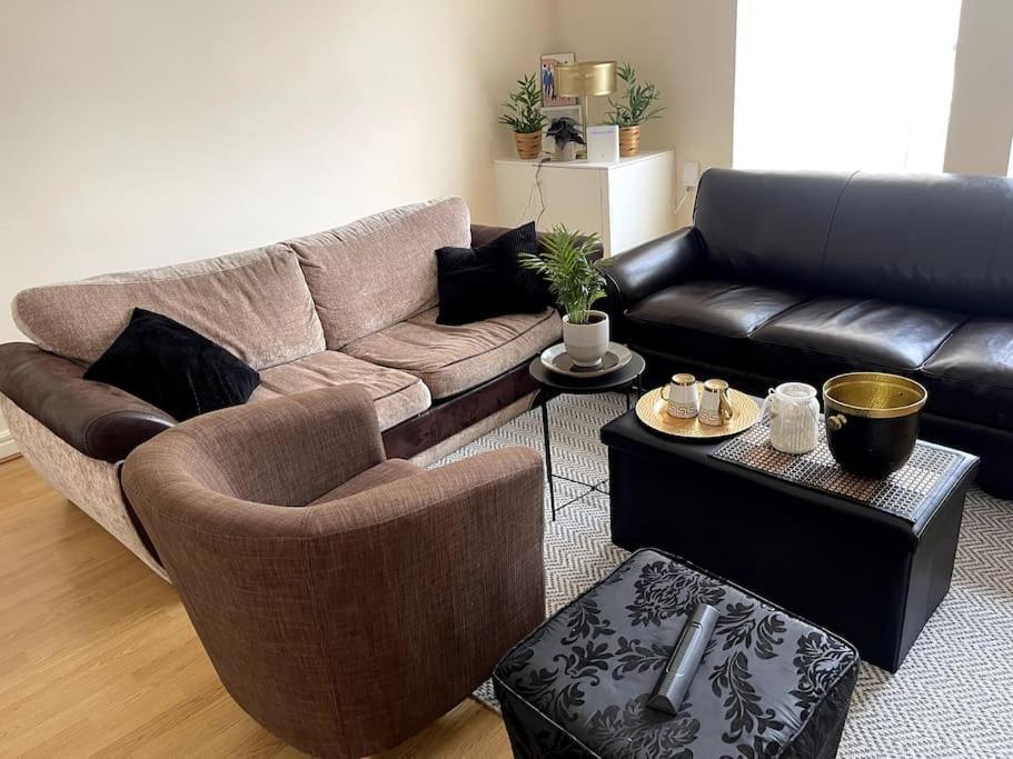 Stylish Large 3 Bedroom In Manchester