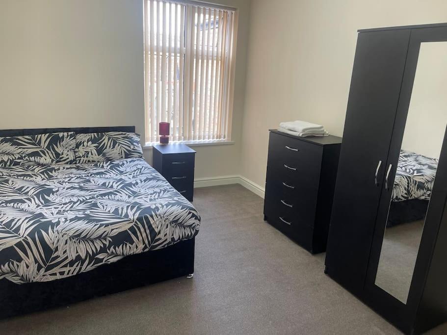 Stylish Large 3 Bedroom In *