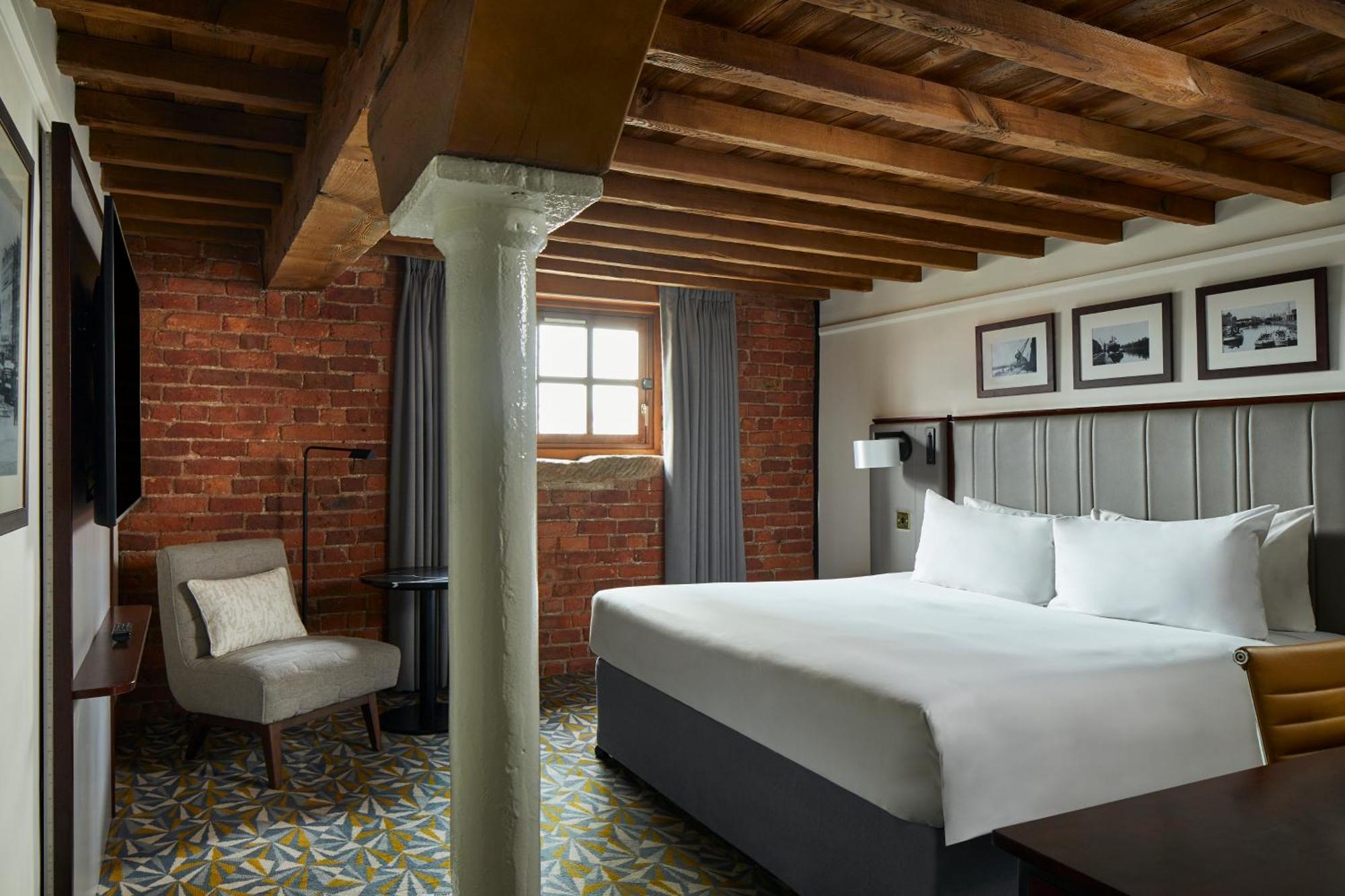 Marriott Victoria & 4* Manchester