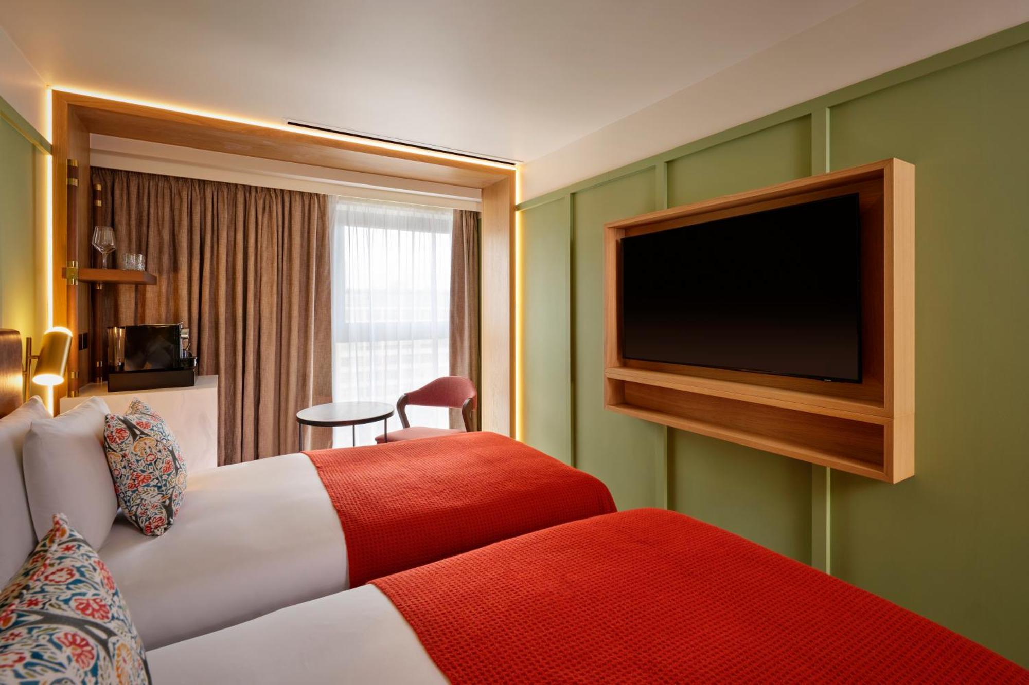 Hotel The Reach At Piccadilly, Manchester, A Tribute Portfolio