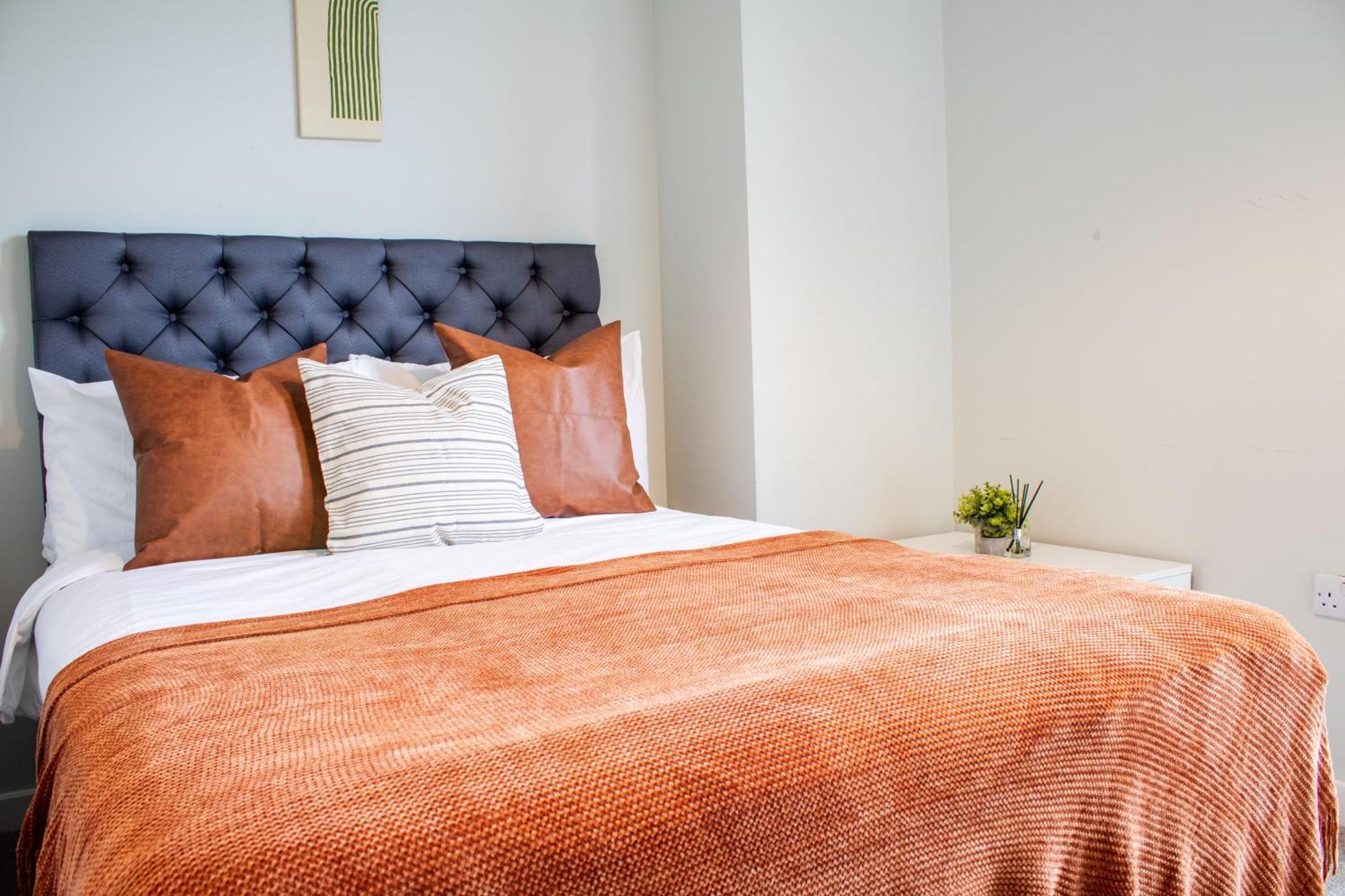 Riverside - Peaceful Escape Apartment Manchester