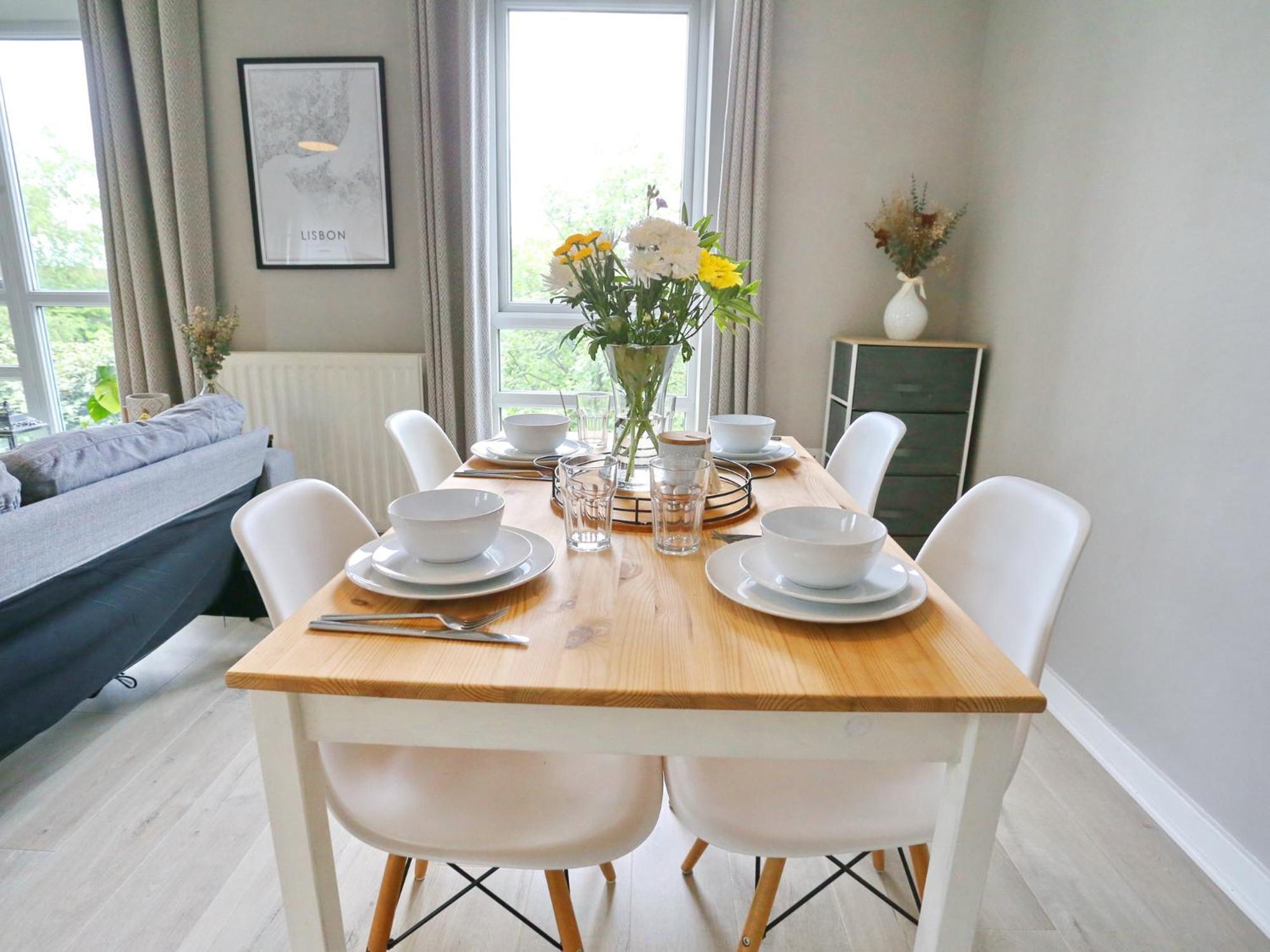 Pass The Keys Stylish Flat With Parking Close To Coop Arena Apartment