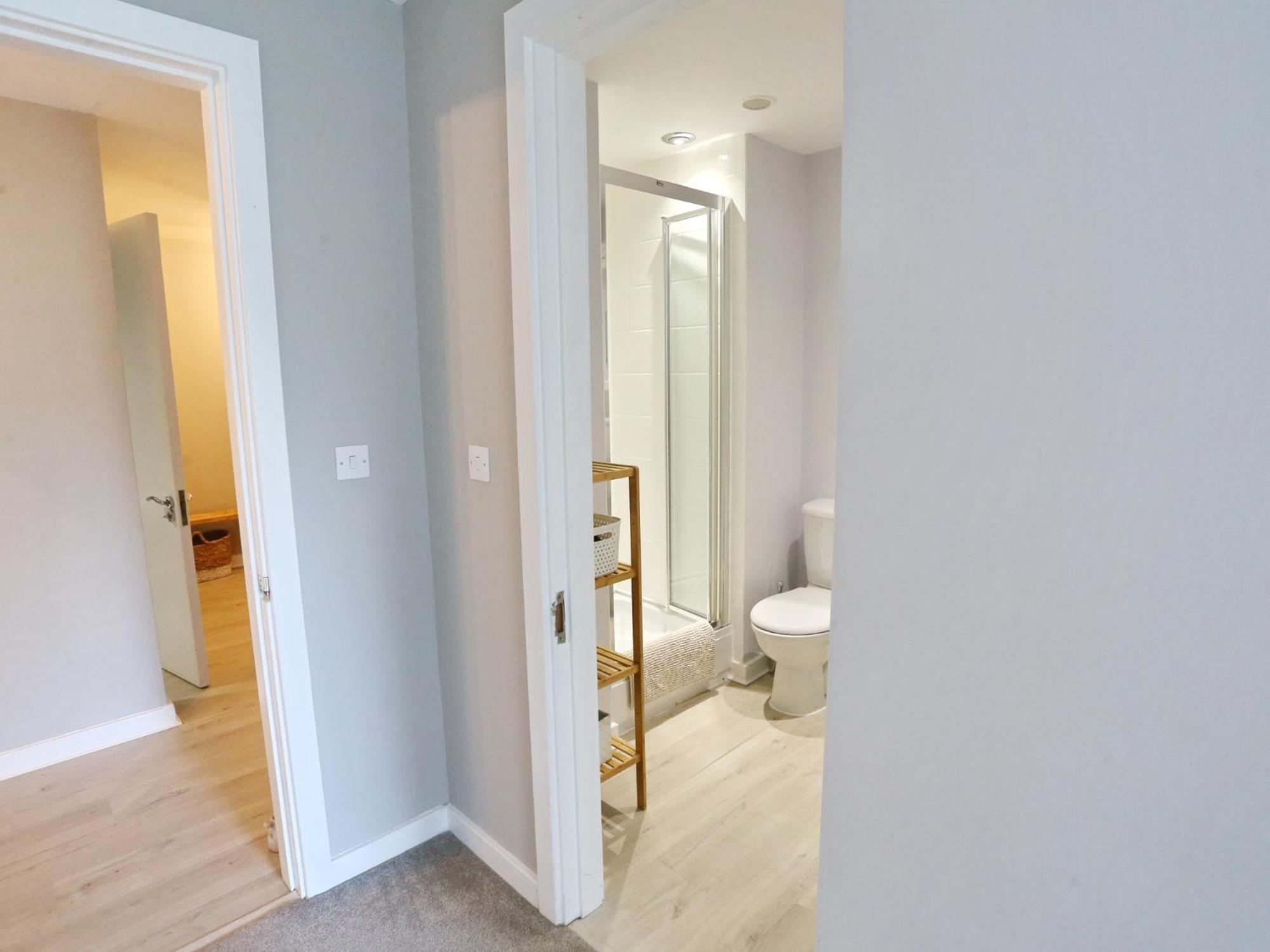 Pass The Keys Stylish Flat With Parking Close To Coop Arena Manchester