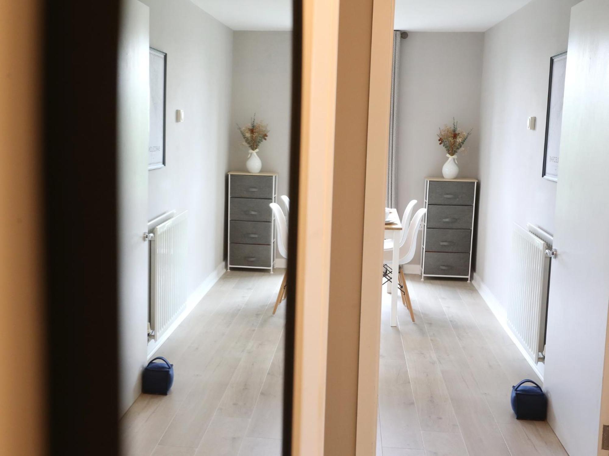 Pass The Keys Stylish Flat With Parking Close To Coop Arena * Manchester