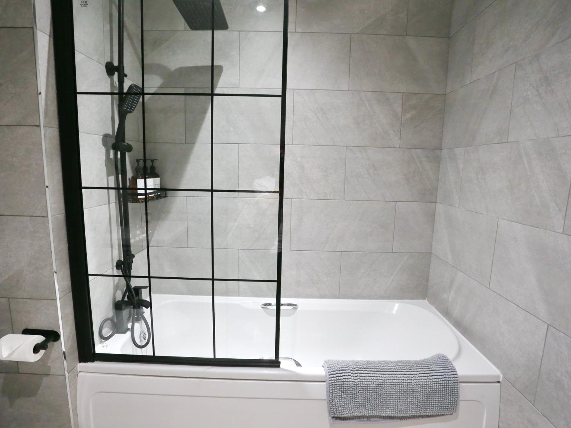 Pass The Keys Stylish Flat With Parking Close To Coop Arena
