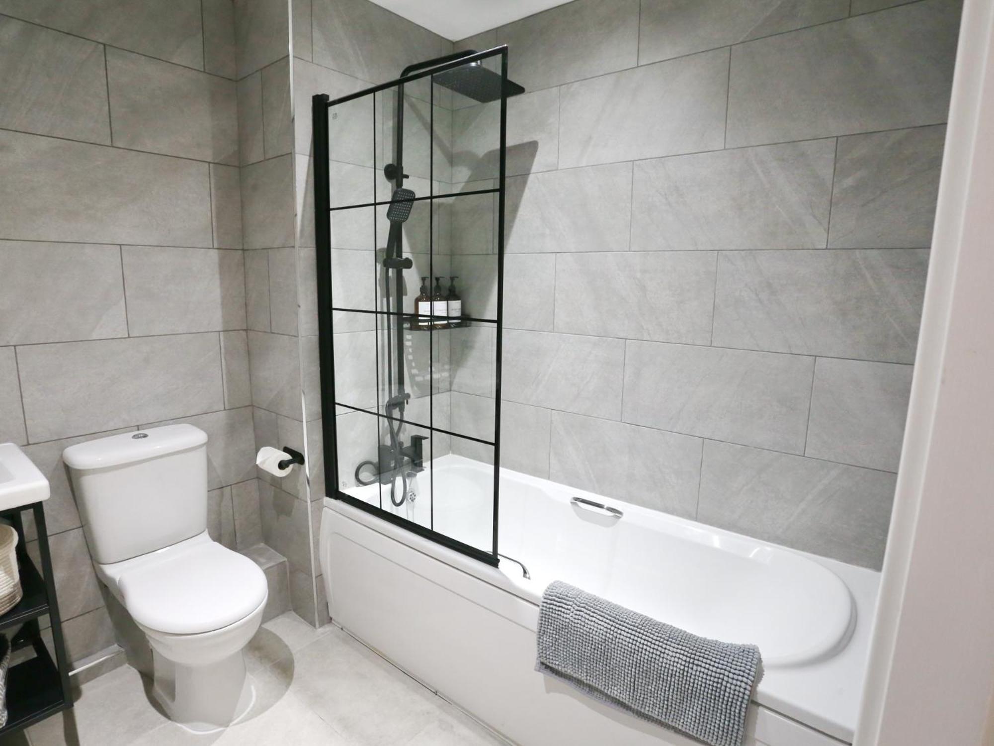 Apartment Pass The Keys Stylish Flat With Parking Close To Coop Arena