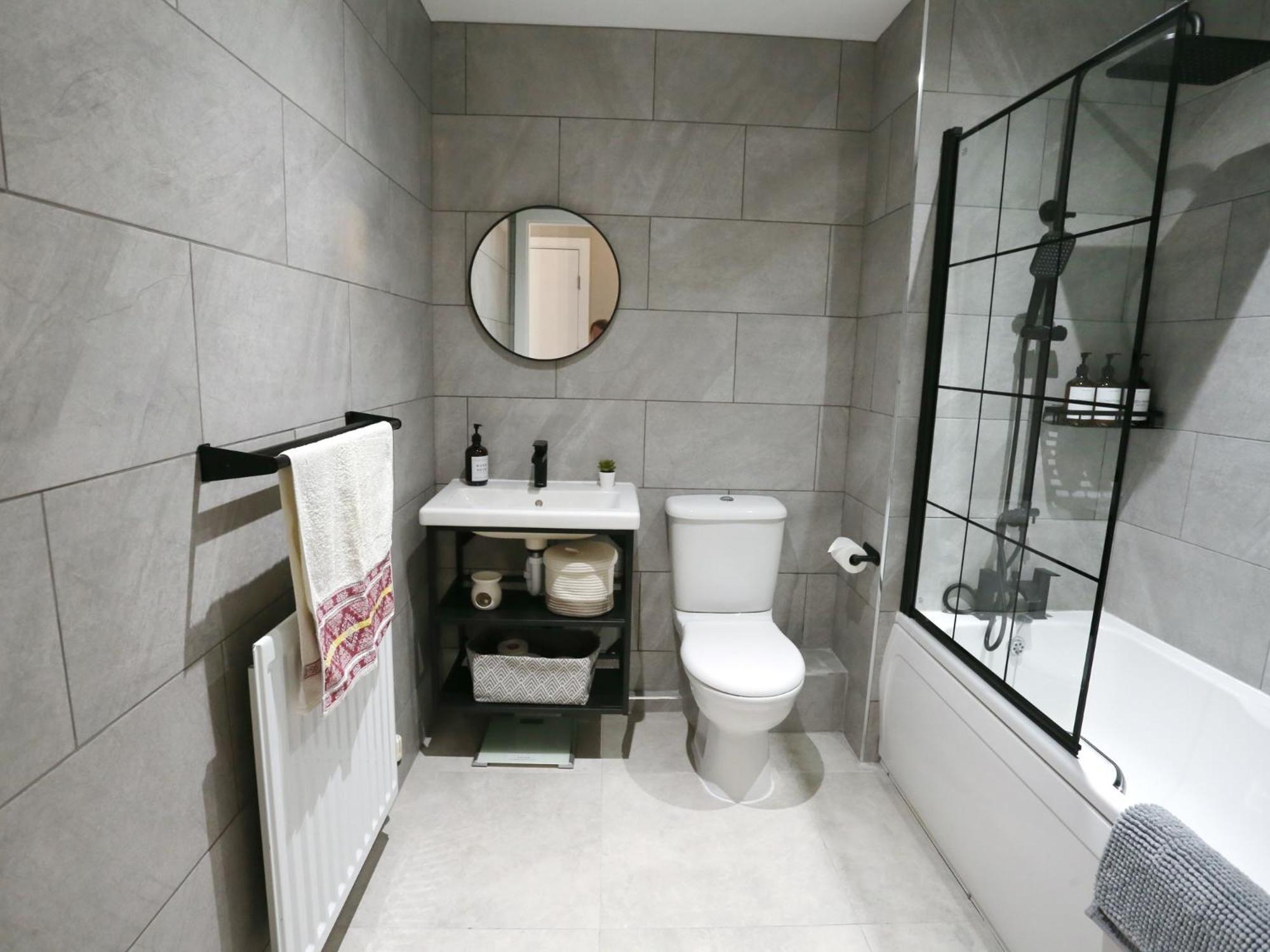 Pass The Keys Stylish Flat With Parking Close To Coop Arena * Manchester