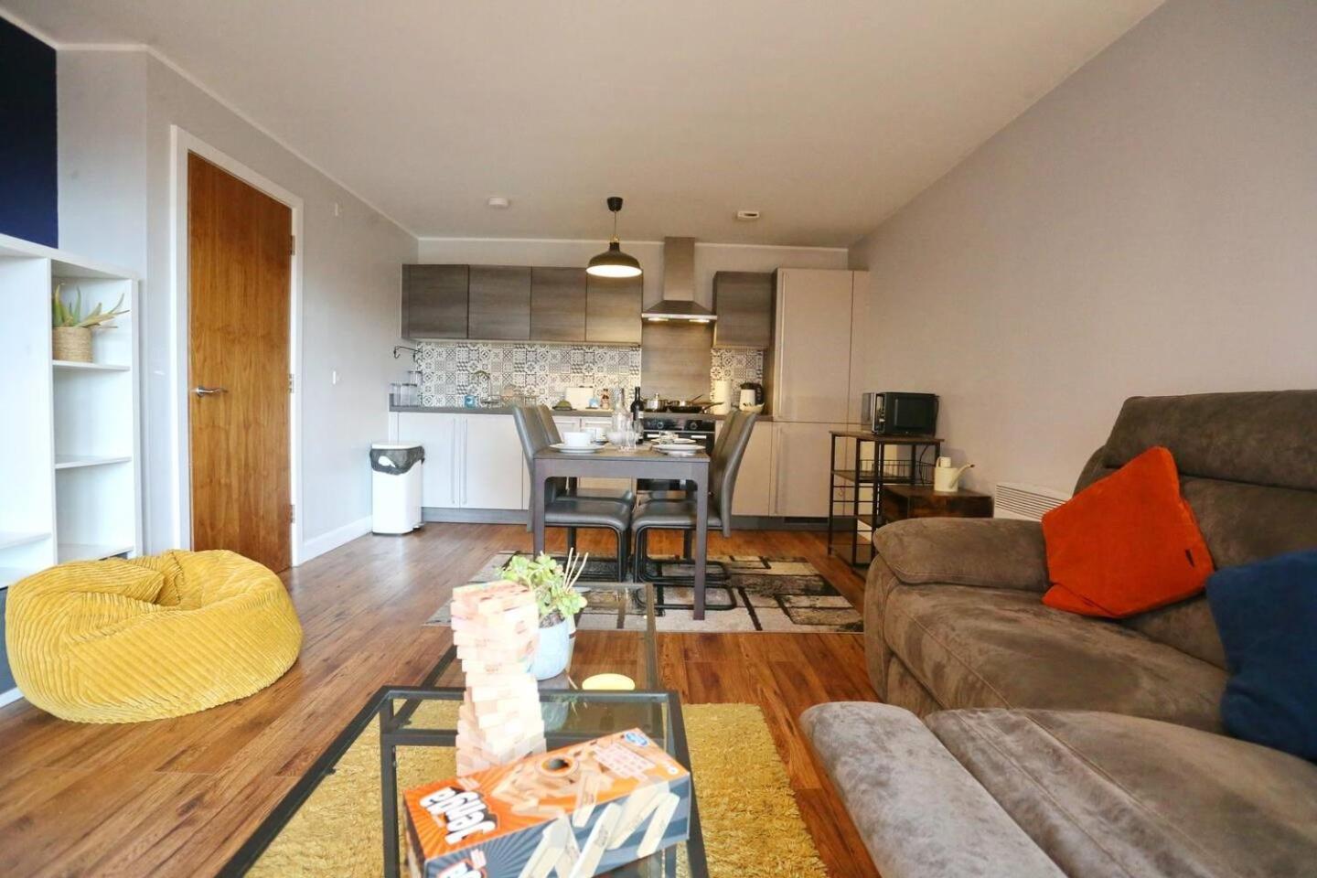 Apartment Stunning Flat Mins From Shops Centre Pass The Keys Manchester