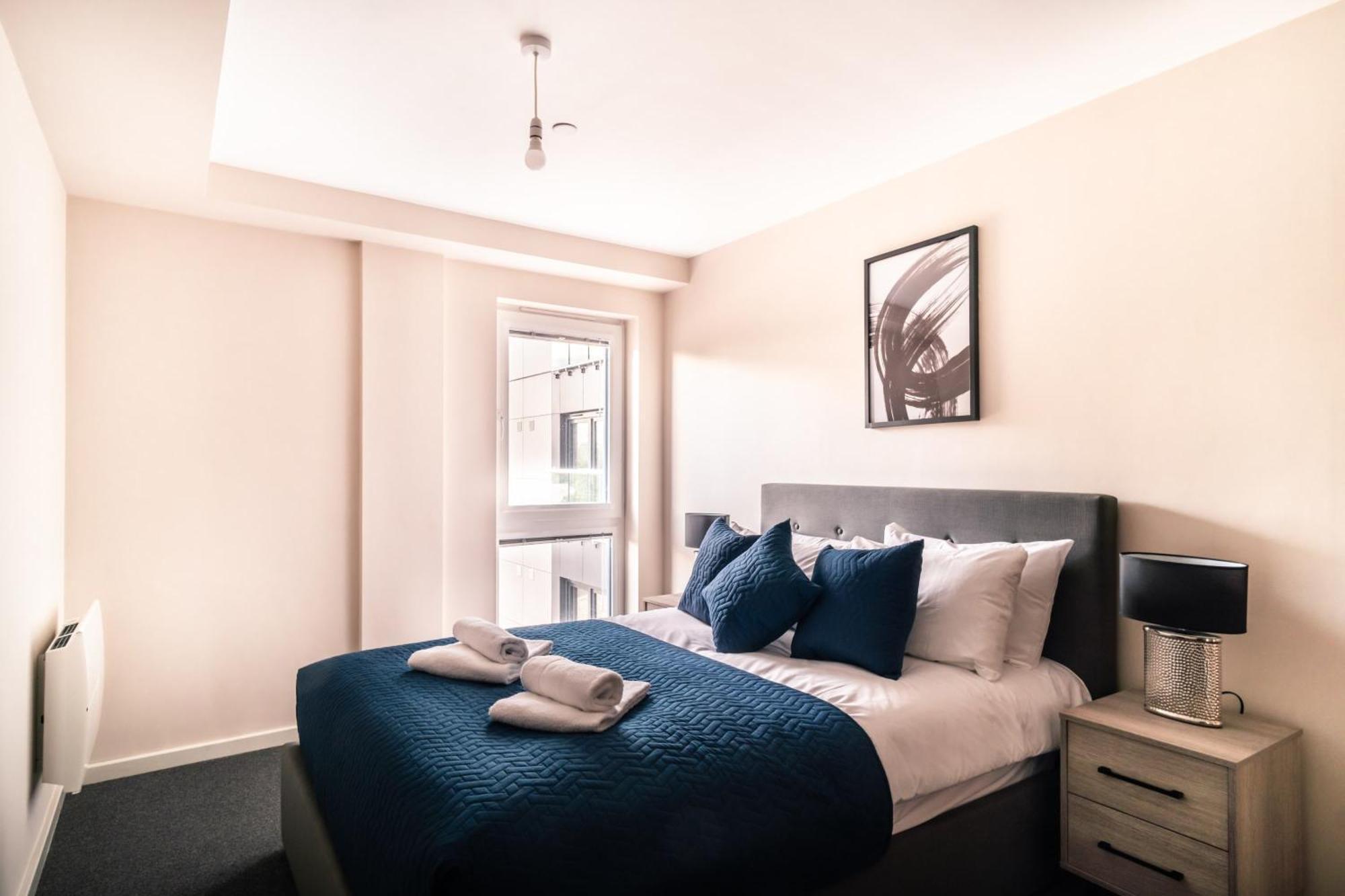Apartment Fantastic 2 Bedroom *