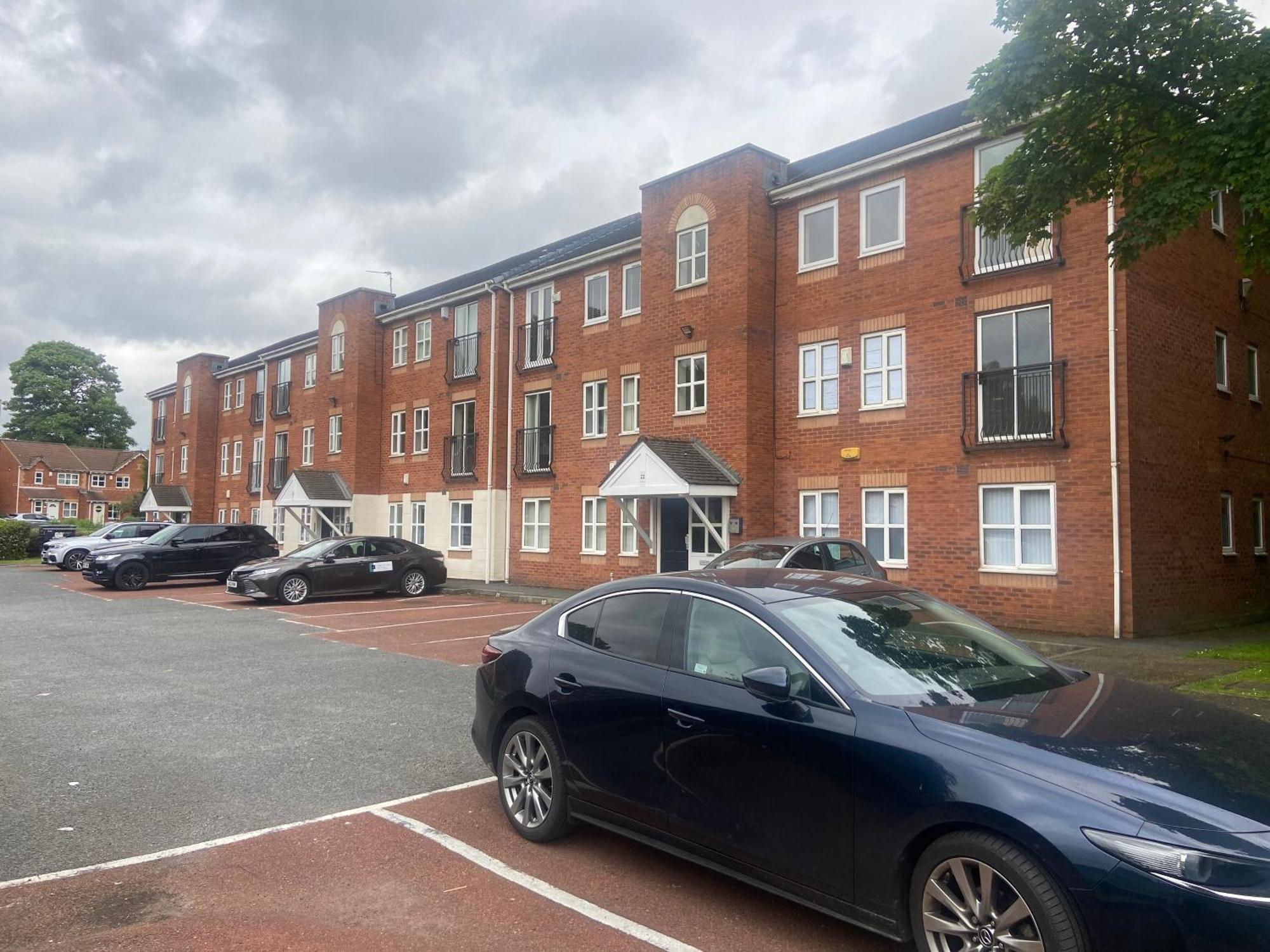 Apartment Lovely 2 Dbl Bed Near Heaton Park And North Hospital With Parking *