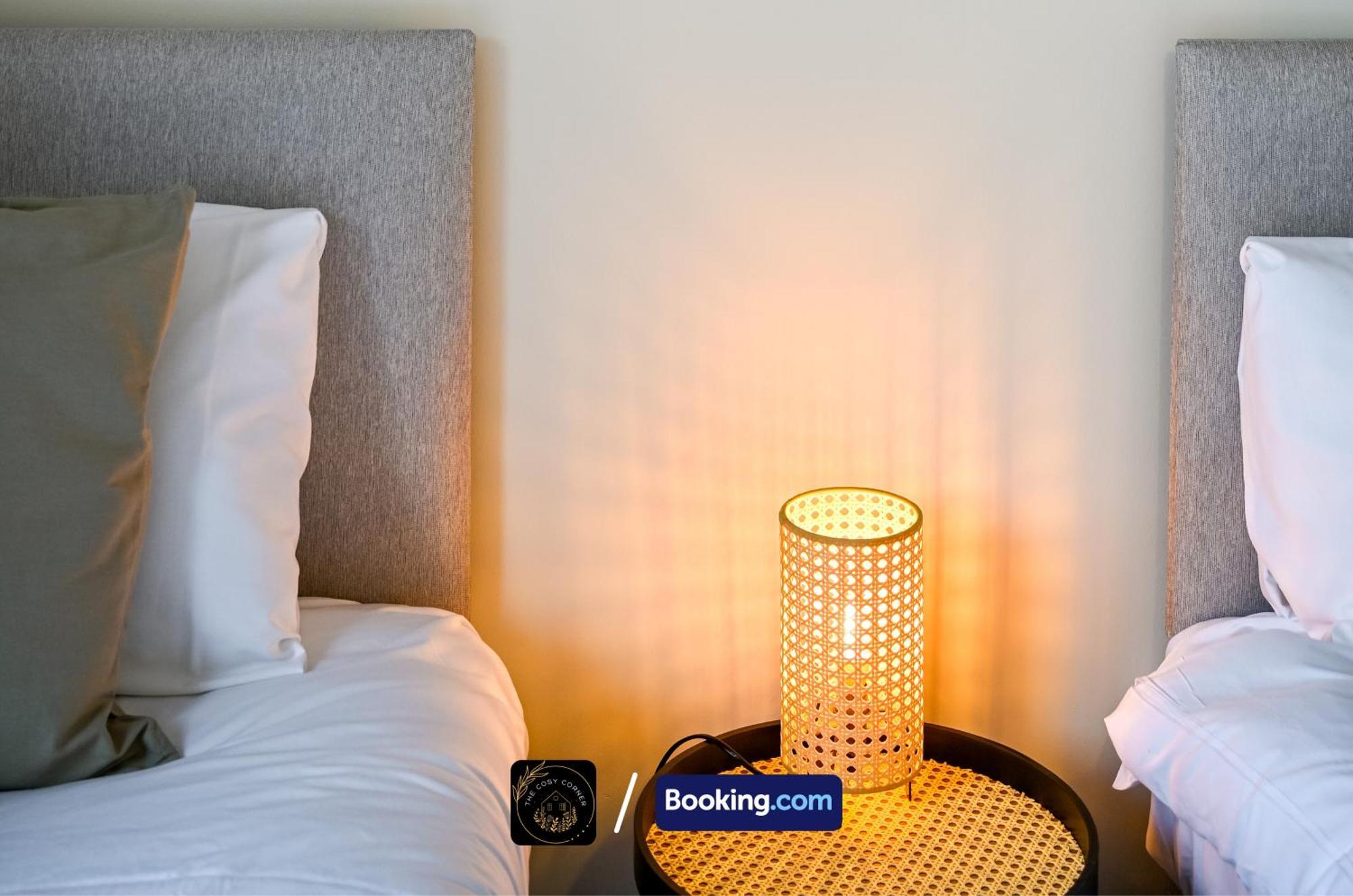 The Cosy Corner Centre House