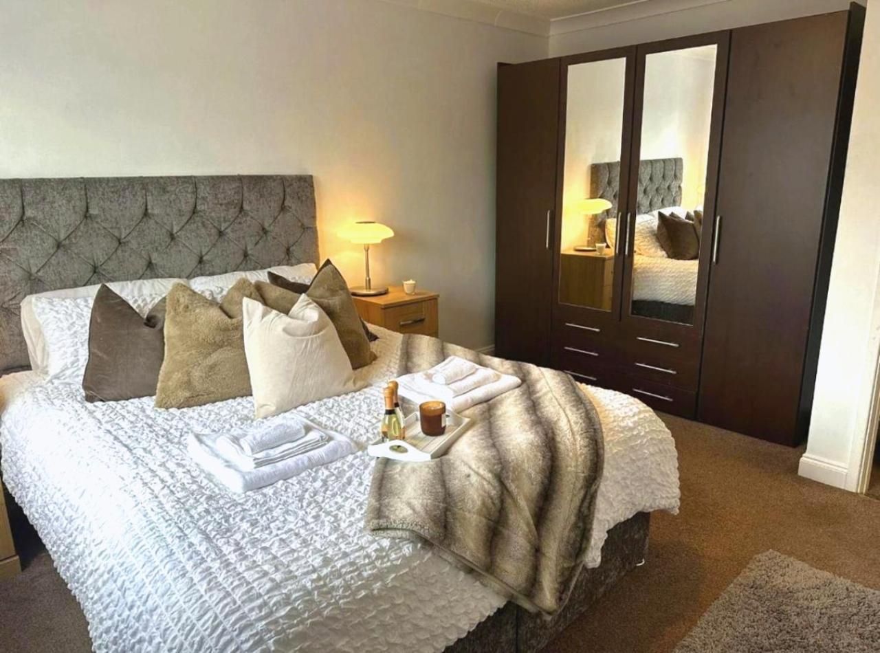 The Chorlton Retreat - Double Bedroom, Free Parking Homestay Manchester