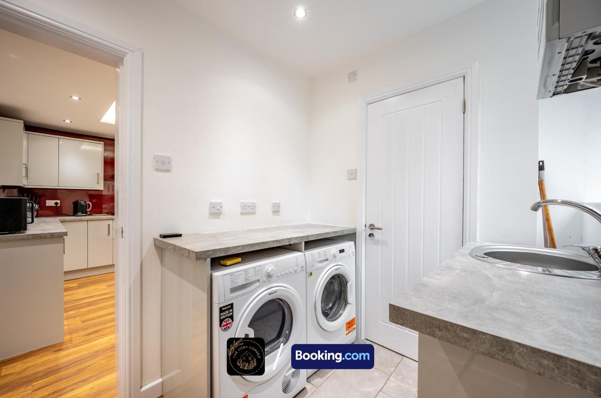 Cosy Corner: 3-bedroom House With Garden And Free Parking Apartment