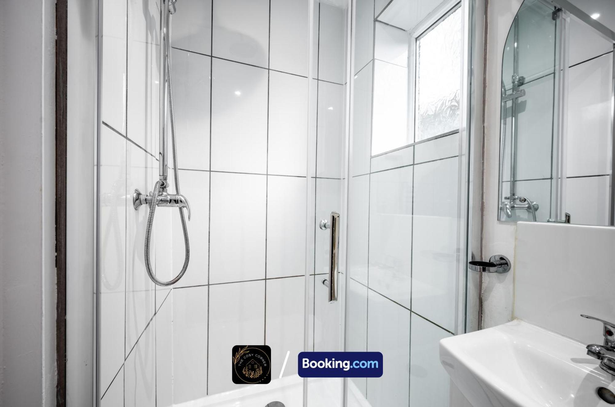Cosy Corner: 3-bedroom House With Garden And Free Parking * Manchester