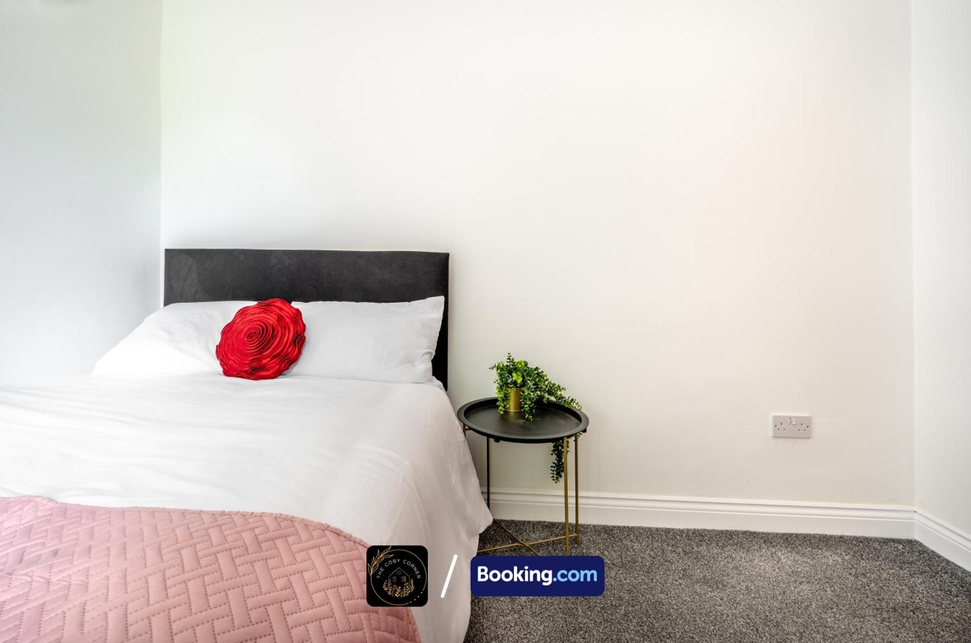 Cosy Corner: 3-bedroom House With Garden And Free Parking * Manchester