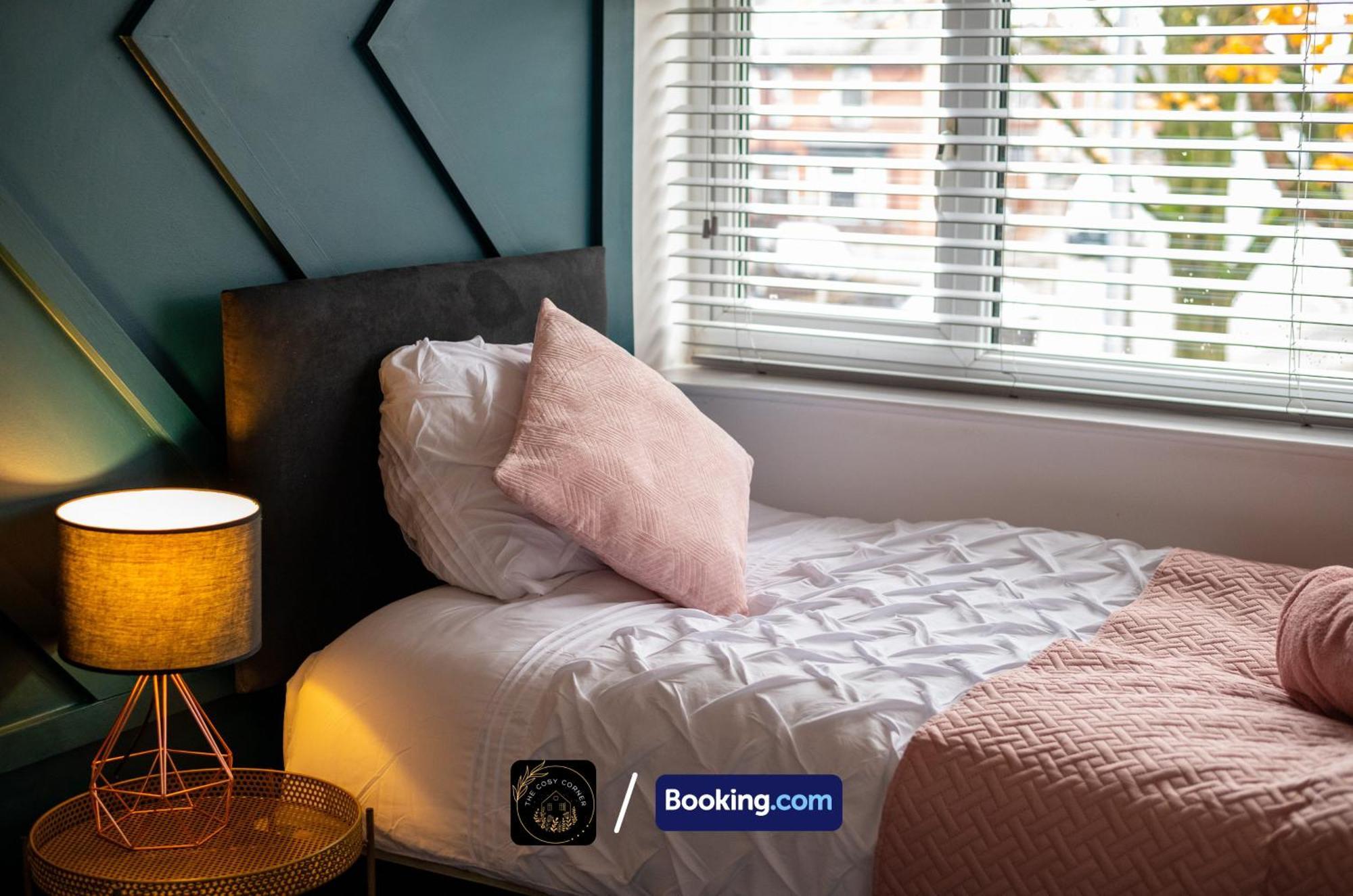 Cosy Corner: 3-bedroom House With Garden And Free Parking Apartment Manchester
