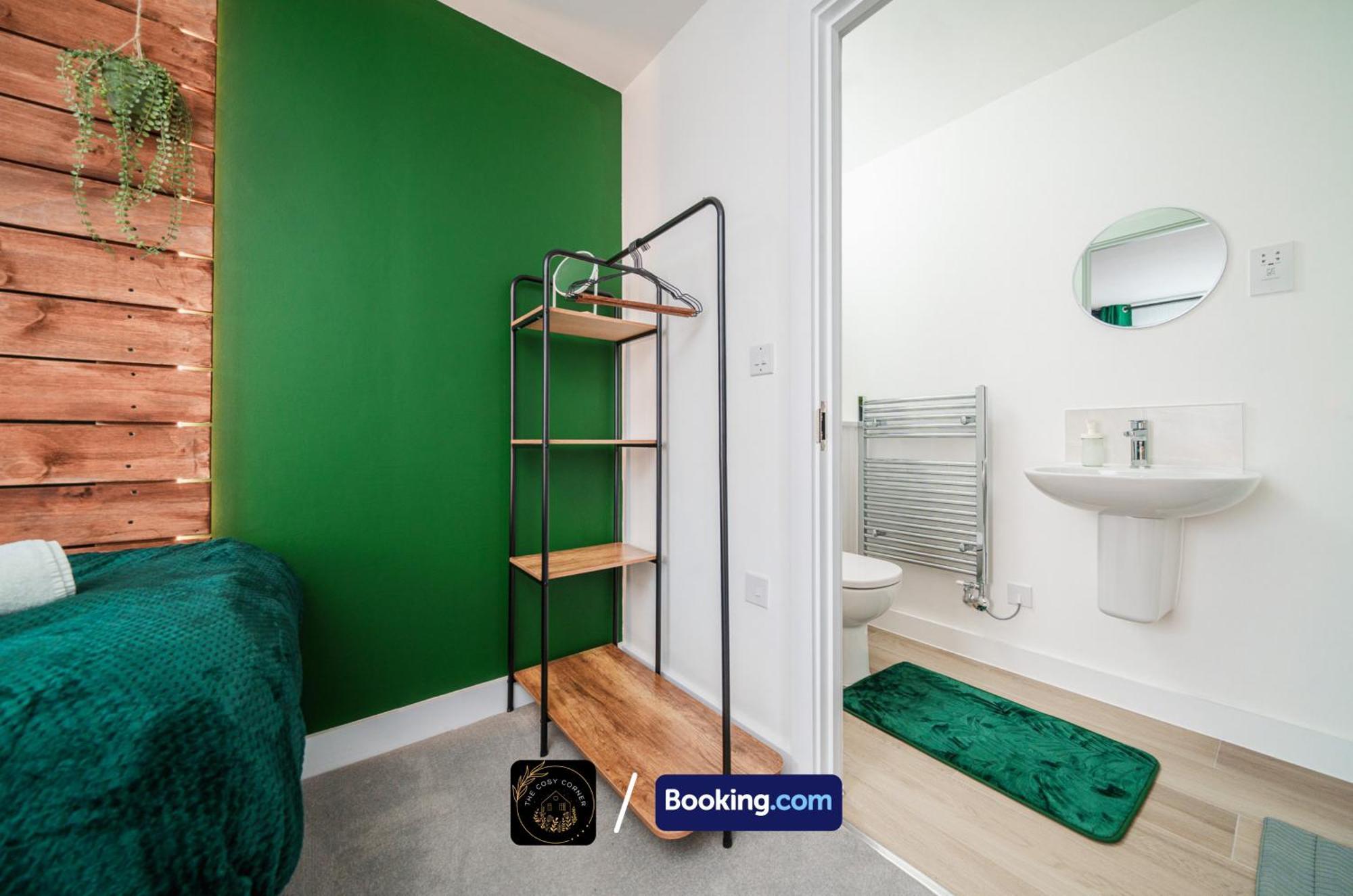 Apartment Cosy Corner: 3-bedroom House With Free Parking Near Hospital *