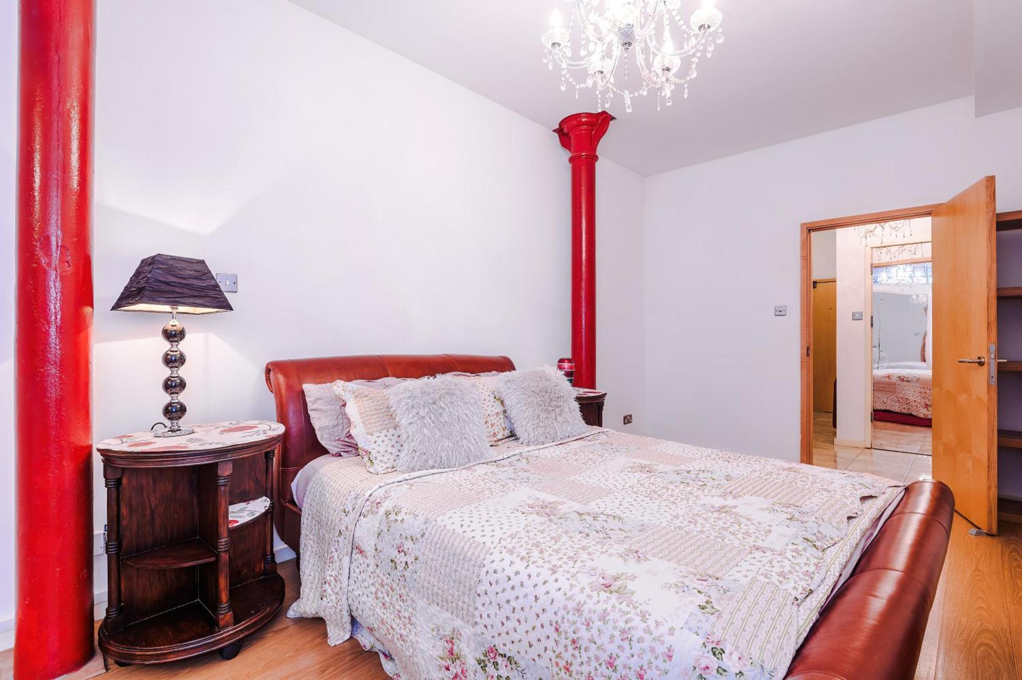 Central Northern Quarter Two Bedroom Apartment Manchester