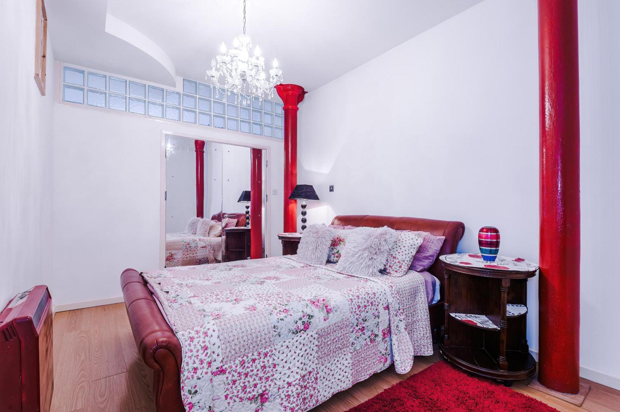 Central Northern Quarter Two Bedroom Apartment Manchester