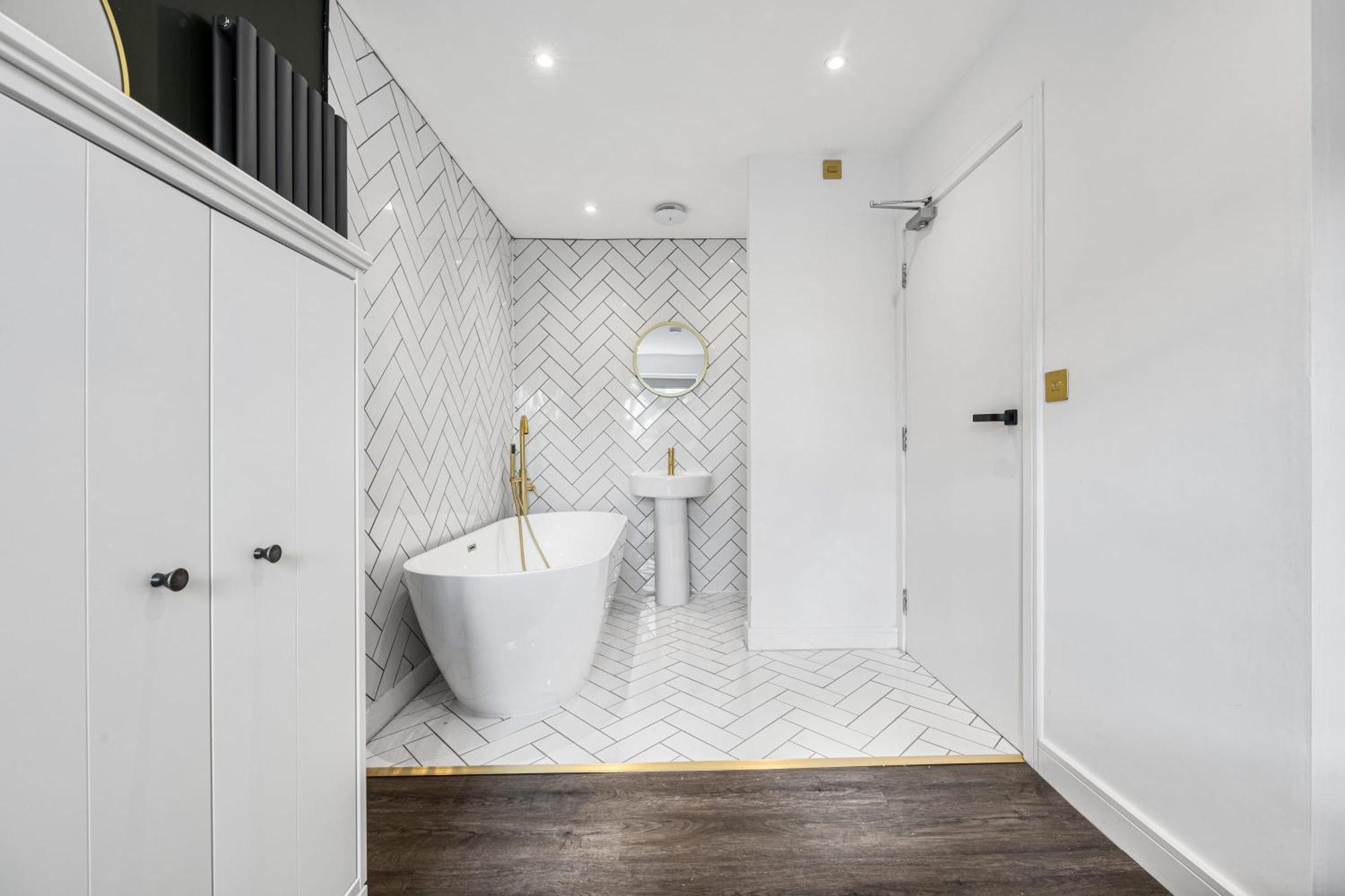 Quayside Escape- Tranquil Double In Shared With Private Free Standing Bath And Free Parking Holiday home