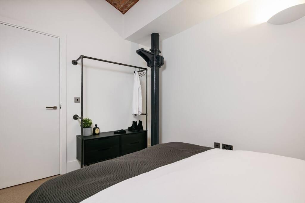 Cavern By The Heim Residences